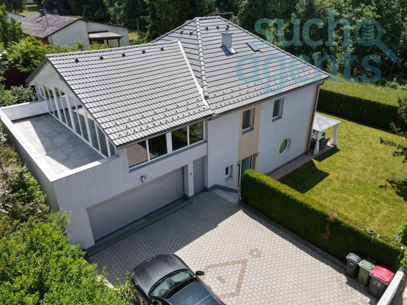NEUER PREIS! Top ausgestattetes Einfamilienhaus mit Doppelgarage und Wintergarten