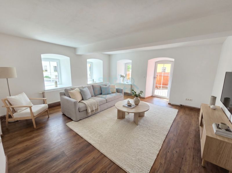 Umfangreich saniert: 150 m� Stadthaus nahe Freistadt mit viel Platz, Terrasse & Garage