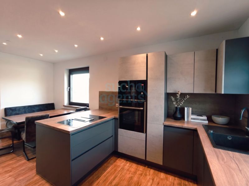 Haus mit ca. 160 m� zum Wohnen, rund 960 m� Garten sowie Pool, Garagen und viel Potential /  / 2442&nbsp;Unterwaltersdorf / Bild 2