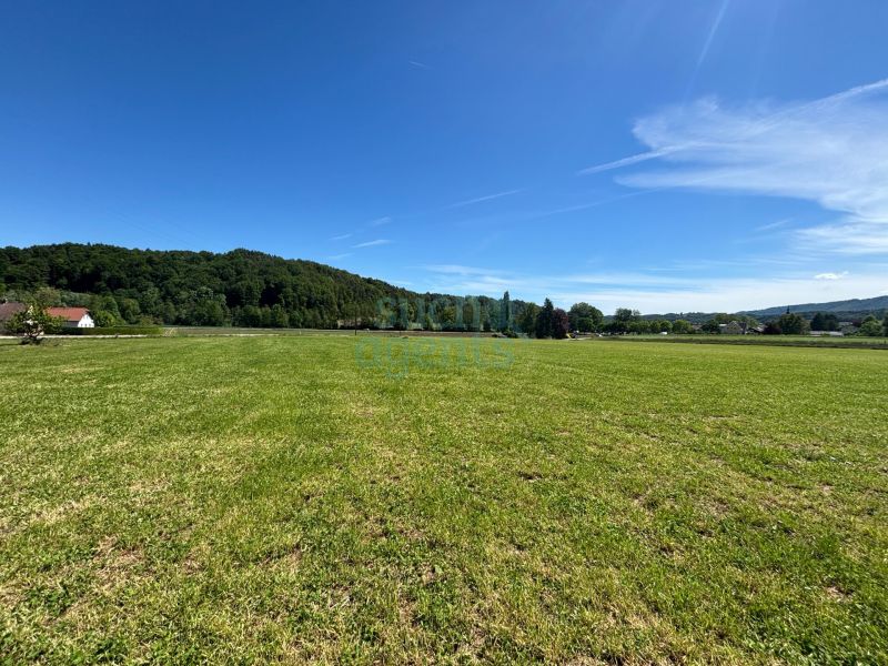 Sonniges Baugrundstück in ruhiger Lage