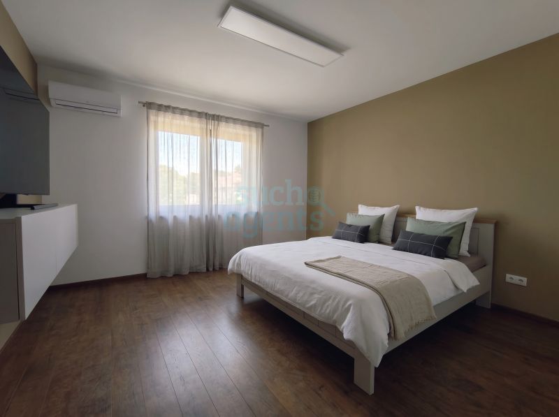 Haus mit ca. 160 m� zum Wohnen, rund 960 m� Garten sowie Pool, Garagen und viel Potential /  / 2442&nbsp;Unterwaltersdorf / Bild 3