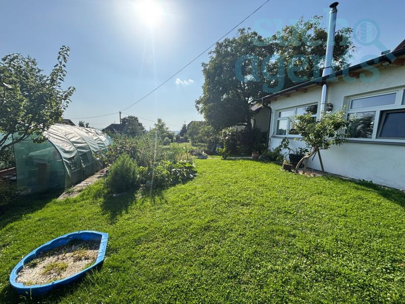 Einfamilienhaus mit viel Potenzial in einer ruhigen Lage und atemberaubender Aussicht /  / 4780 Schrding / Bild 1