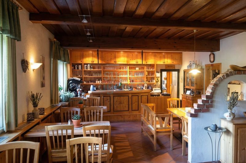 Gastro- & Wohnobjekt mit ca. 640m� - Panoramaterrasse und Blick in die Natur /  / 2560&nbsp;Alkersdorf / Alkersdorf / Bild 3