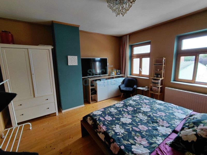 NEUER PREIS! Familienfreundliches Stadthaus mit Entwicklungspotential, 6 Zimmern und Terrasse /  / 2514 Traiskirchen / Bild 1