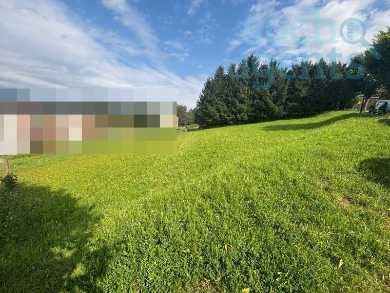 Groes Grundstck mit wunderschner Aussicht in einer ruhigen Hang-Lage