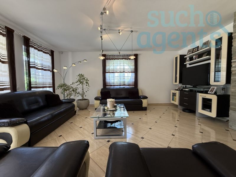 Top ausgestattetes Einfamilienhaus mit Doppelgarage und Wintergarten /  / 4073 Wilhering / Schnering / Bild 1