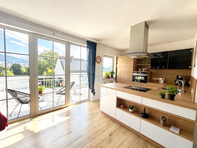 Lichtdurchflutete Maisonettewohnung mit gro�z�giger Wohnk�che und besonderem Wohnflair