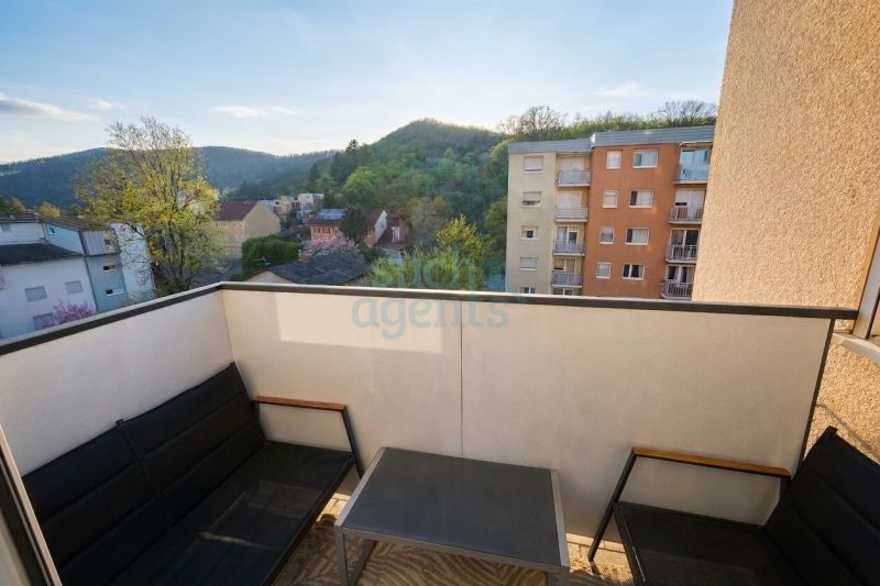 Umfassend saniert- 2-Zimmer-Wohnung mit Balkon in ruhiger Lage