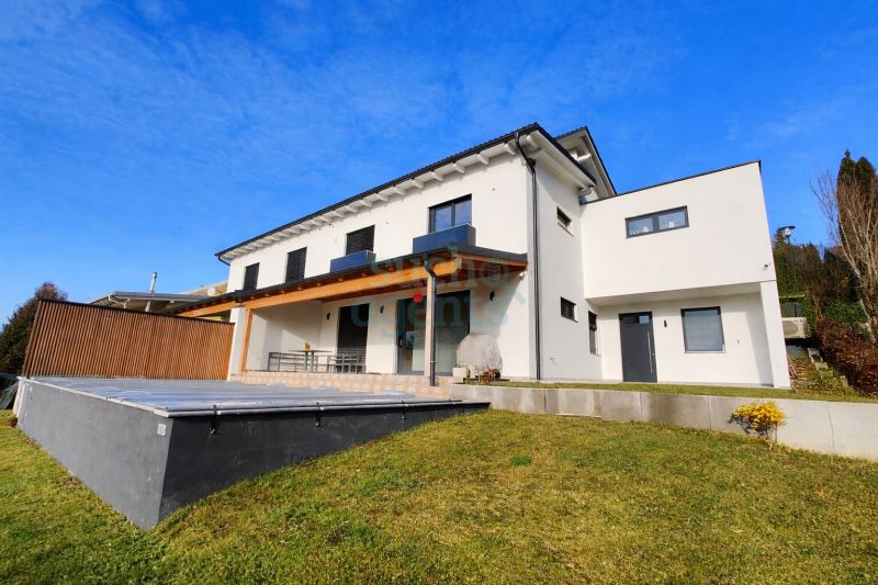 Neubau - Moderne Doppelhaushälfte in ruhiger Lage mit Pool, Südterrasse & hochwertiger Ausstattung