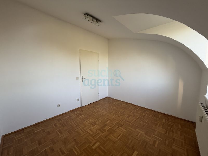 Sonniges Wohngef�hl ? 3-Zimmer-Dachgeschosswohnung mit Terrasse /  / 4050&nbsp;Traun / Bild 2