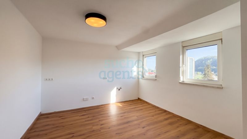 Erstbezug nach Sanierung! Klimatisierte 3 Zimmer Wohnung n�he Haid-Center /  / 4053&nbsp;Ansfelden / Bild 2
