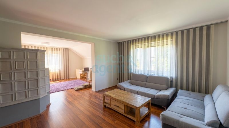 Mehrfamilienhaus in Ruhelage mit Naturteich & Waldblick mit ca. 400 m2 Nutzfl�che und 8 Zimmer /  / 4050&nbsp;Traun / Bild 1