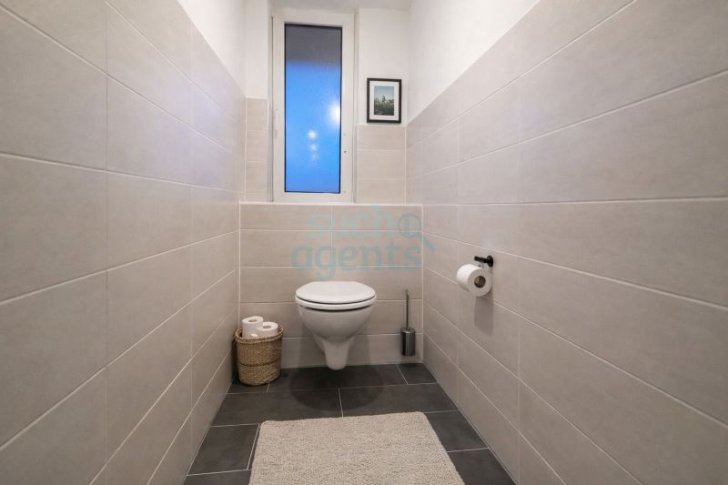 Panoramablick Inklusive:
Stilvolle 4-Zimmer Wohnung mit Balkon nahe Wifi Linz /  / 4020&nbsp;Linz / Bild 2